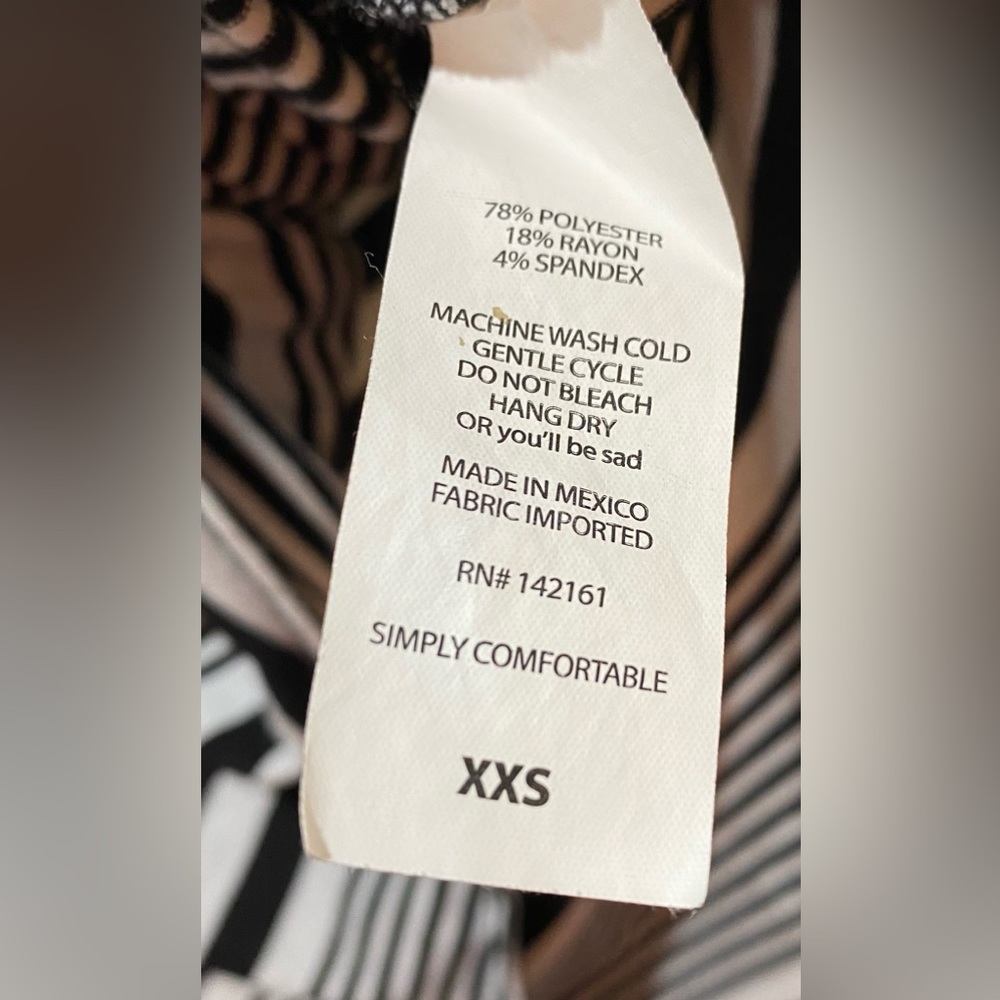 LuLaRoe High-Low Top - Picture 3 of 5